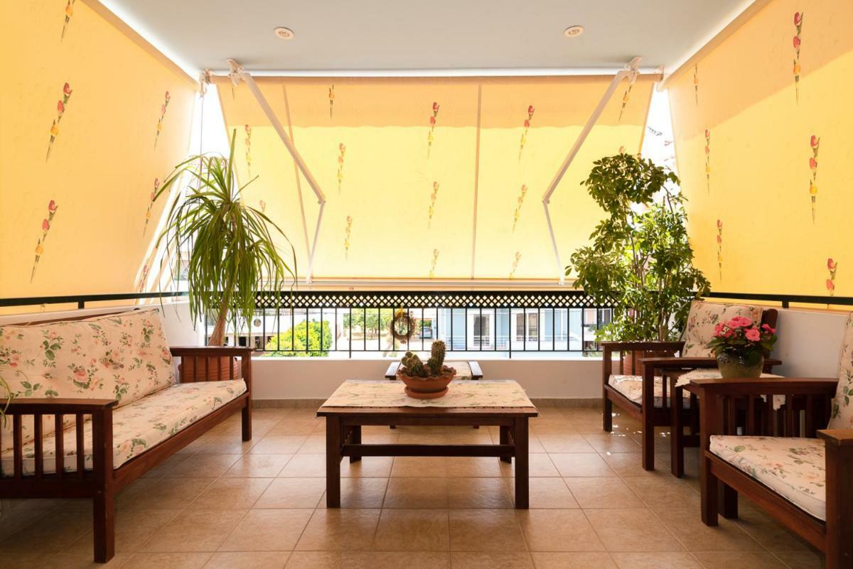 Apartmán Penthouse 5 Min From Airport And Sea Markópoulon Exteriér fotografie